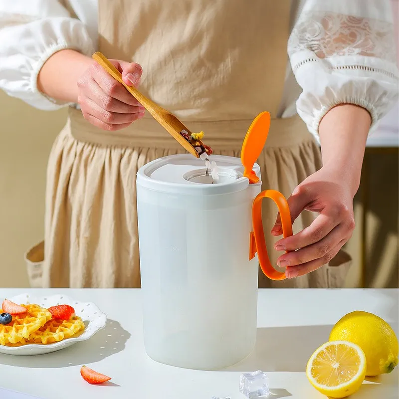 Wholesale Plastic Pitcher with Lid Manufacturer (3)