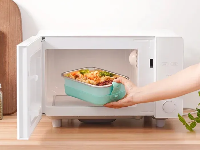 Is Plastic Lunch Box Microwave Safe